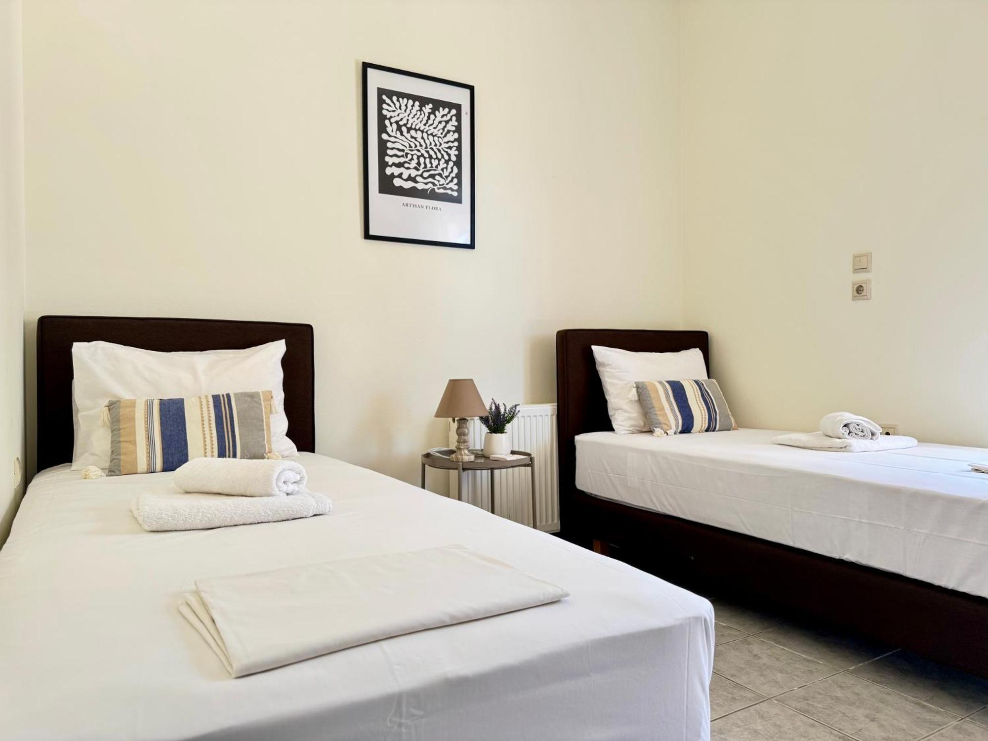 Spacious & Cozy Apartment, With Big Yard, In Kos ภายนอก รูปภาพ