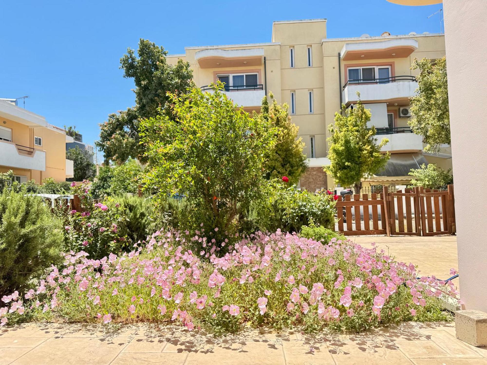 Spacious & Cozy Apartment, With Big Yard, In Kos ภายนอก รูปภาพ